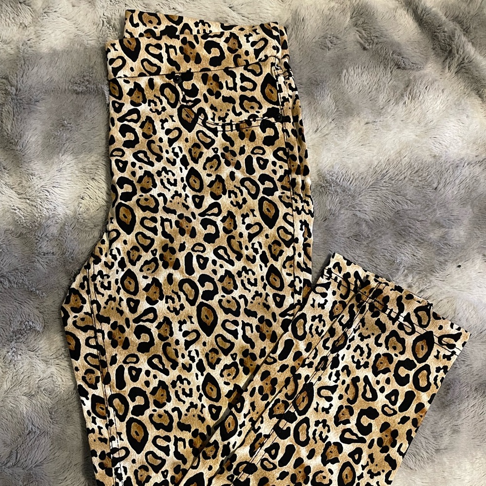 Ladies/juniors leopard jeggings